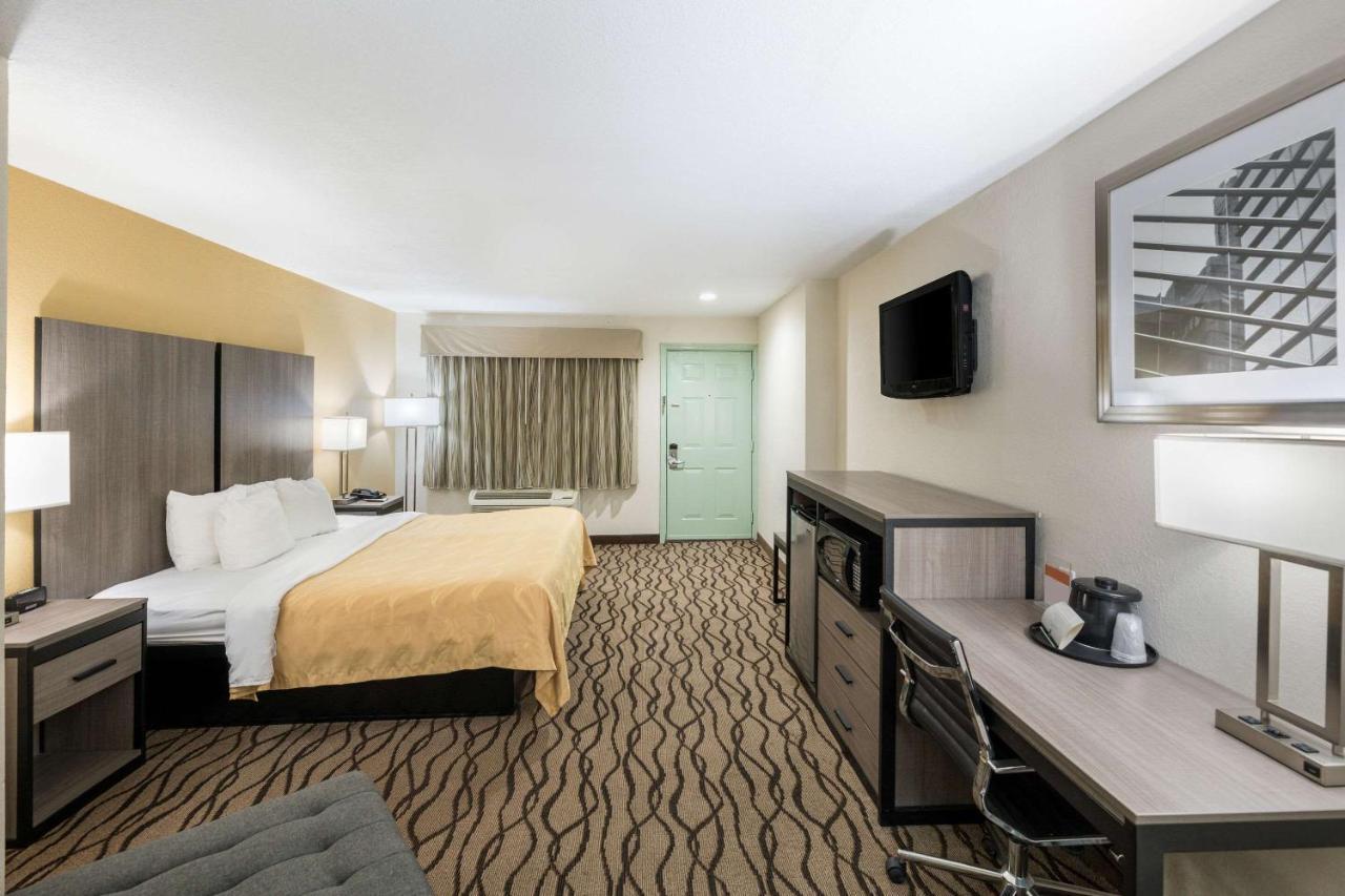 Quality Inn Форт-Стоктон Екстер'єр фото