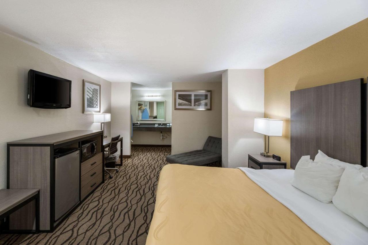 Quality Inn Форт-Стоктон Екстер'єр фото