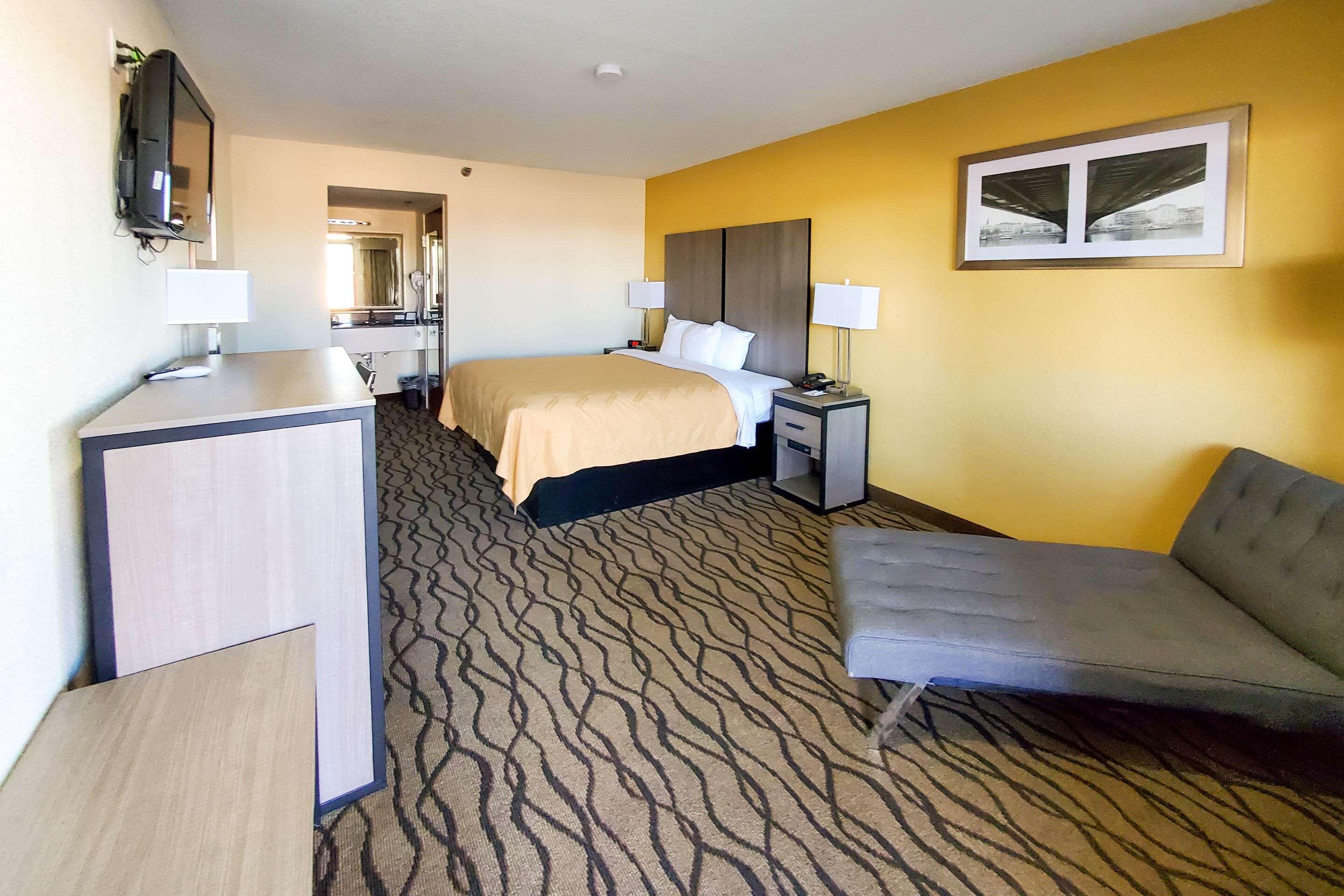 Quality Inn Форт-Стоктон Екстер'єр фото