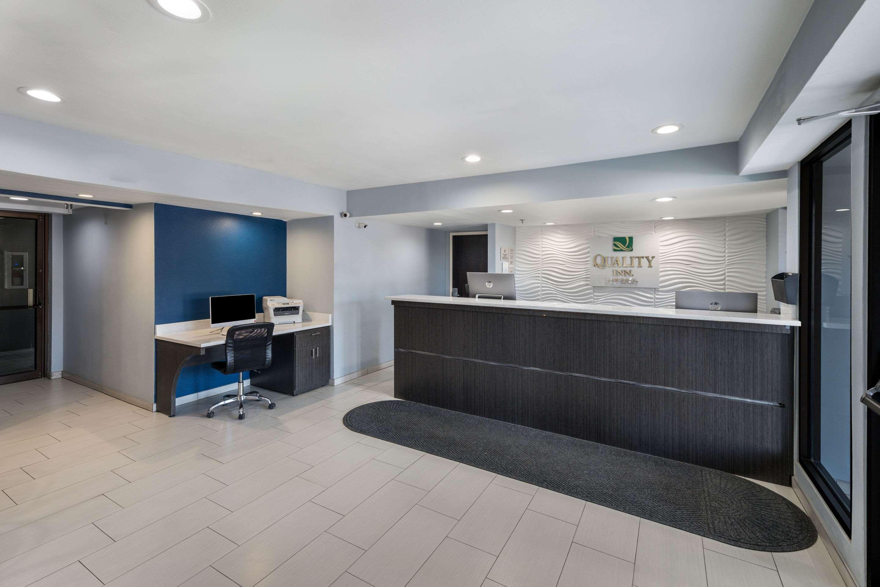 Quality Inn Форт-Стоктон Екстер'єр фото