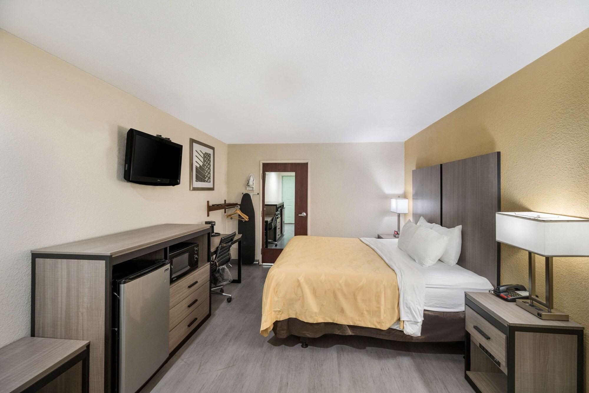 Quality Inn Форт-Стоктон Екстер'єр фото